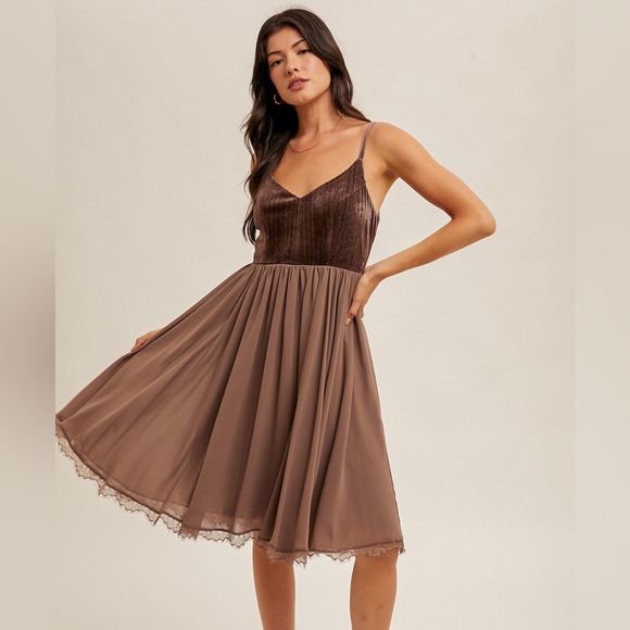 Hem & Thread Velvet Chiffon Dress - Picture 2 of 4